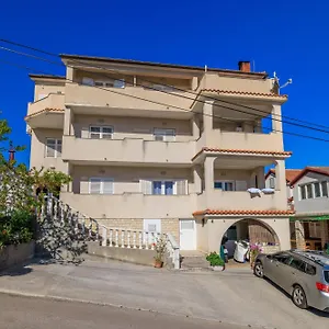  Apartment Marija